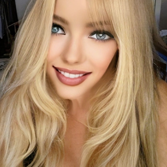 Meet your Posher, Debbee - Picture 4 of 13